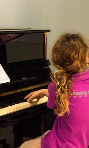 Clases-Piano-3-e1686559775586.jpg